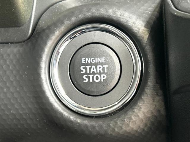 WECARSの展示場では実際に見て、触ってお車をお選びいただけます！知識の豊富な営業スタッフが様々なカーライフをご提案いたします！