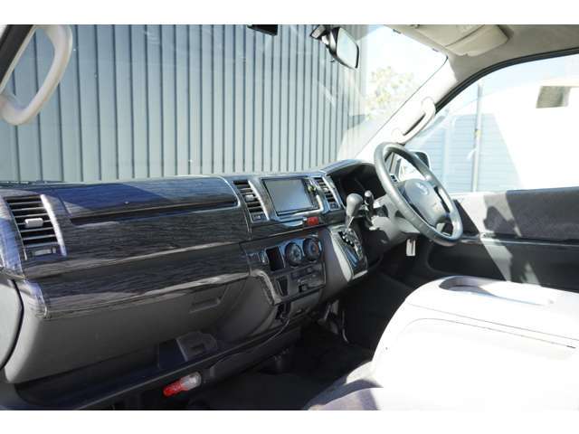 当社では、納車後もお客様に快適なカーライフを送って頂く為に、車検・保険・板金修理等もご対応させて頂いております。車の事ならまずはGLIDEまでお気軽にご連絡頂ければ幸いです♪