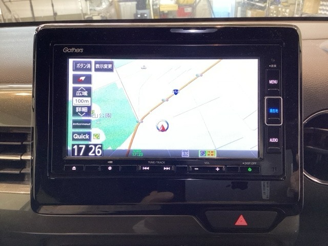 ナビゲーションはフルセグTV、インターナビ対応のGathers純正メモリーナビを搭載しています。Bluetoothオーディオ機能がありますので、スマートフォンなどの音楽も再生できます。