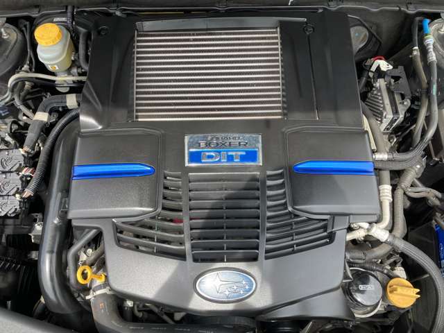 水平対向4気筒2.0L DOHC 直噴ターボ”DIT”最　高出力：221kW(300PS)/5600rpm最大トルク：400Nm(40.8kgf・m)/200-4800rpm