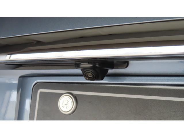 バックカメラです。後ろも見えないと不安ですがバックして駐車する時に大活躍するバックカメラもしっかりと装備されています。