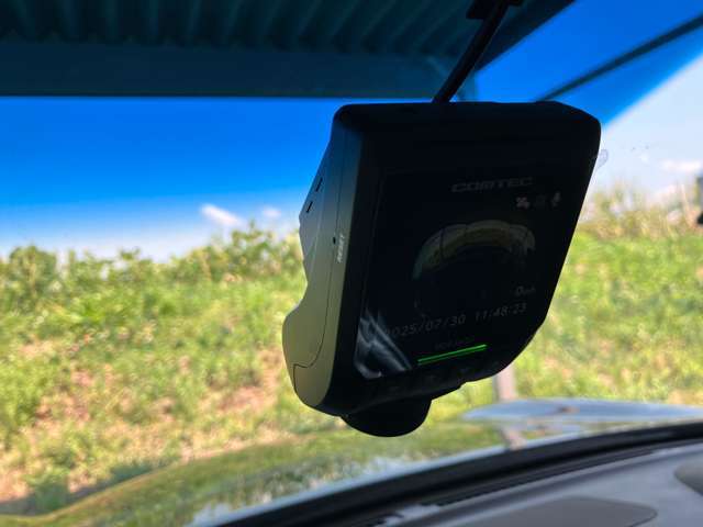 認定整備工場完備！　納車整備からアフターフォローまでお任せください　車検整備、ETC等の用品取付もお任せください