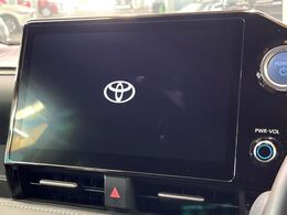 【10.5インチワイドナビ】高級感とインパクトのある大型ワイドナビを装備。各種オーディオ操作はもちろん、横長ワイド画面でのマップ2分割表示など、利便性も高いナビです♪