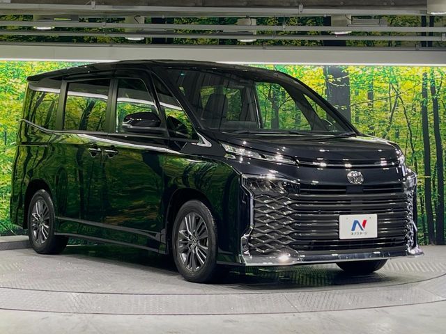 大好評のボディコーティング「弾スプラッシュコート」もご納車までに施工可能。通常のガラスコートと異なる、耐久年数6年の無機質ガラスコーティングが、ボディをキレイな状態に保ってくれます。