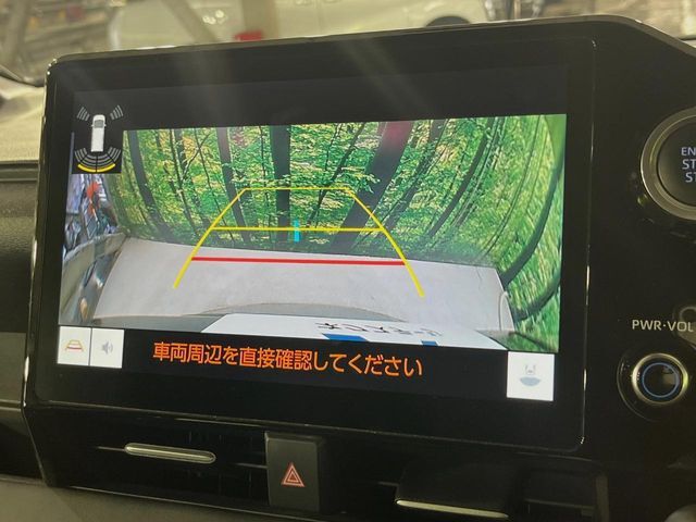 【バックカメラ】駐車時に後方がリアルタイム映像で確認できます。大型商業施設や立体駐車場での駐車時や、夜間のバック時に大活躍！運転スキルに関わらず、今や必須となった装備のひとつです！
