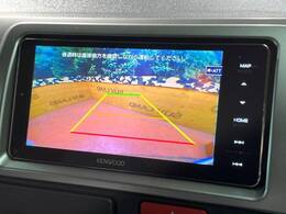 【バックカメラ】駐車時に後方がリアルタイム映像で確認できます。大型商業施設や立体駐車場での駐車時や、夜間のバック時に大活躍！運転スキルに関わらず、今や必須となった装備のひとつです！