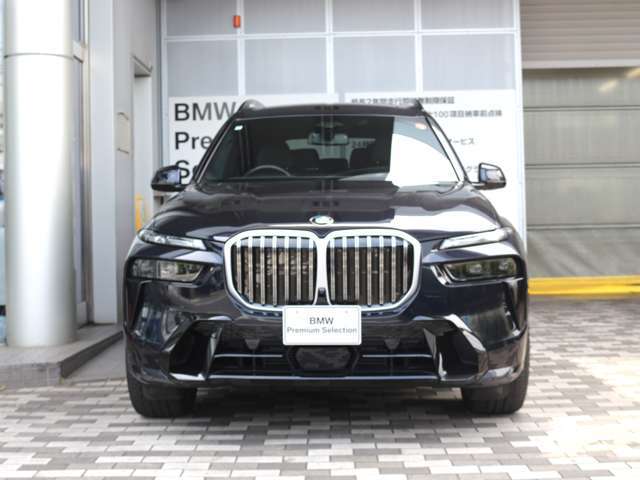 【YANASE】ステッカーはお客様の車がトラブルに遭った万一の時、それに気付いたヤナセスタッフが【お手伝いできませんか？】とお声掛け出来る様にする為です。