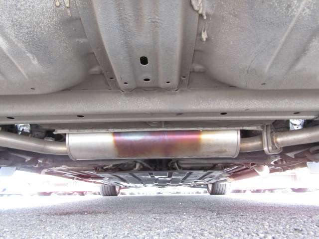 【後部座席も当然、綺麗・清潔！】内装の綺麗なお車は気持ちが良いですしコンディションのよい車が多いです。　 　　※メールやLINEでのお問合せも可能ですのでお気軽にお問い合わせください。
