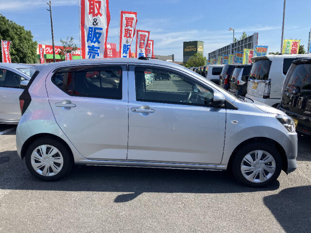 当店のお車をご覧いただきましてありがとうございます。お車についてのご質問やお見積りのご依頼、ご購入にあたってのご相談などお気軽にお問い合わせ下さい！