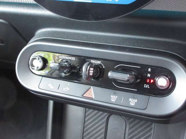 運転席周り。清潔に保たれています。