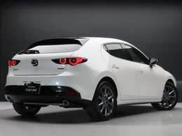 弊社の試乗車として使用したMAZDA3FBを、中古車として販売開始いたします。令和6年式で走行6千Kmと、新しくキレイなMAZDA3です。当店お奨めの1台！ぜひご検討ください。