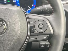 【レーダークルーズコントロール】高速道路での長距離走行が楽に！！自動で速度を保つクルーズコントロールが、衝突軽減システムと連携し、前方の車両を感知して車間を保つように速度調節してくれます！！