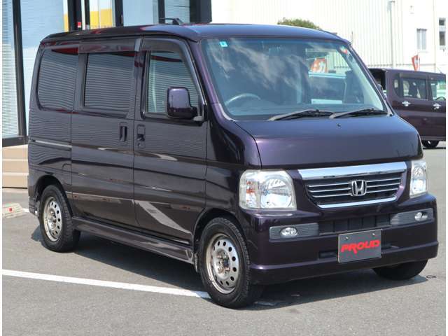 プラウドでは20代、30代のスタッフが元気よく対応させていただきます！「どんな車両があるのか見に来た」「ちょっと現車を見てみたい」などお気軽にご来店、ご相談ください♪