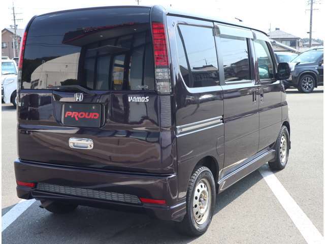 車両入庫チェックではエンジン・機関系をはじめ、電装装備、内装など100項目以上のチェックをしています。試乗も行なっていますのでご安心下さい。