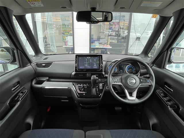 【インパネ全体】全方位で視界が広く、高い目線で運転もしやすいです！