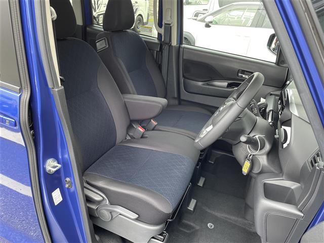 【運転席】座り心地が良いシートなので長時間の運転でも快適にお過ごしいただけます。新品のフロアマットのご注文も可能です。掲載箇所以外にご希望の写真がございましたらお気軽にお問い合わせ下さい。