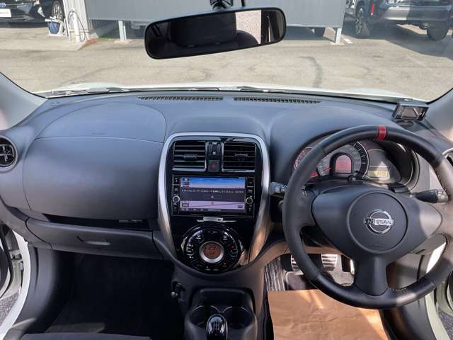 室内はルームクリーニングを行い納車になりますので納車後も快適な車内でお出かけできますよ