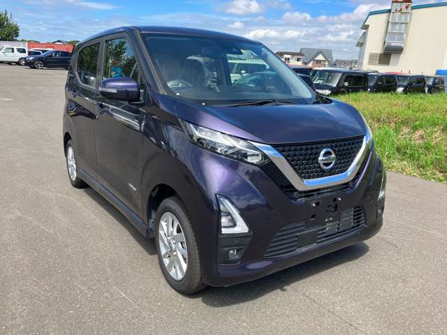 スズキ・ダイハツのサブディーラーとして全国販売優秀の実績！オールメーカーの軽未使用車・中古車はもちろんのこと、コンパクトカー・エコカーなどの普通車も豊富に在庫を取り揃えています！