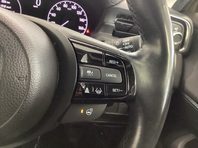 クルーズコントロールを装備しています。高速道路などで一定の速度で走ってくれるので運転が楽ですよ！速度を設定できますので、スピードの出しすぎにも注意できます。