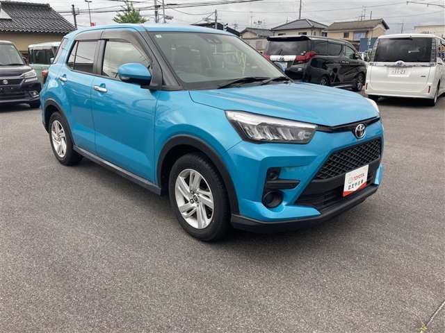 大きすぎず、小さすぎず、運転もしやすくシートアレンジも多彩で、どの世代の方にも気に入っていただけるお車です♪