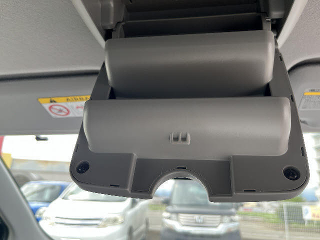 後部座席に乗せる方のための装備は必要ですか？天井モニター（フリップダウン）などがついたお車もあります！もちろん後付けも可能です！