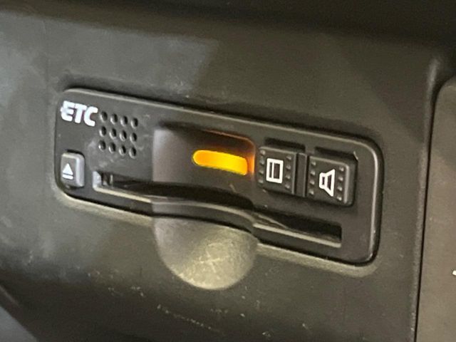 【ETC】高速道路の料金所をストレスなく通過！話題のスポットやサービスエリアに多い「スマートIC」利用時は必須のアイテムです。当店でセットアップを実施、ご納車当日からすぐにご利用いただけます！