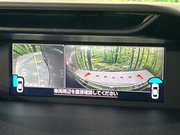 【サイド＆バックカメラ】停車・駐車時に死角になりがちな運転席から見えづらいサイドとリアの障害物を確認できます！雨天時や夜間などは特に活躍してくれるアイテムです。