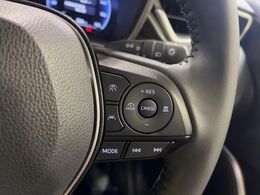 【レーダークルーズコントロール】高速道路での長距離走行が楽に！！自動で速度を保つクルーズコントロールが、衝突軽減システムと連携し、前方の車両を感知して車間を保つように速度調節してくれます！！