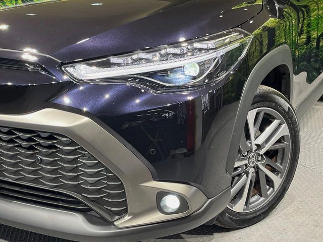 【LEDヘッドライト】悪天候や夜間走行時も良好な視界を確保し安心して運転できる高輝度LEDヘッドライトを装備！点灯速度が早く、消費電力も抑えられています。