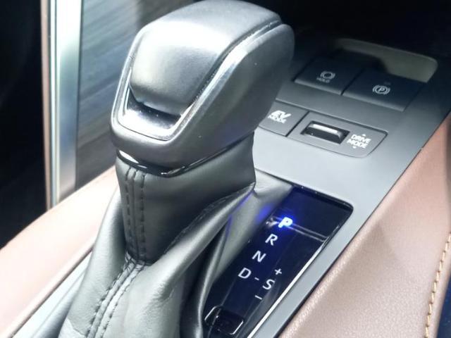 お車に合わせて無料保証以外にも、保証範囲、期間、距離を拡充させた有料保証もご用意しております！中古車の購入が初めてで不安・・・というお客様もご安心ください！