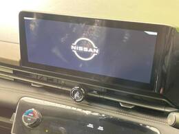 【メーカー純正ナビ】インテリアに溶け込むスタイリッシュな「専用設計」メーカーナビを装備♪視認性や操作性など基本性能にも優れ、より上質なカーライフをお楽しみいただけます。