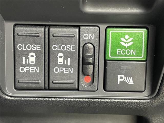 【運転席操作部】快適なドライブを楽しむための機能が装備されています！運転席から触れるので、使いやすいです！除菌プランいれていただくと、さらに清潔で安心していただけます！