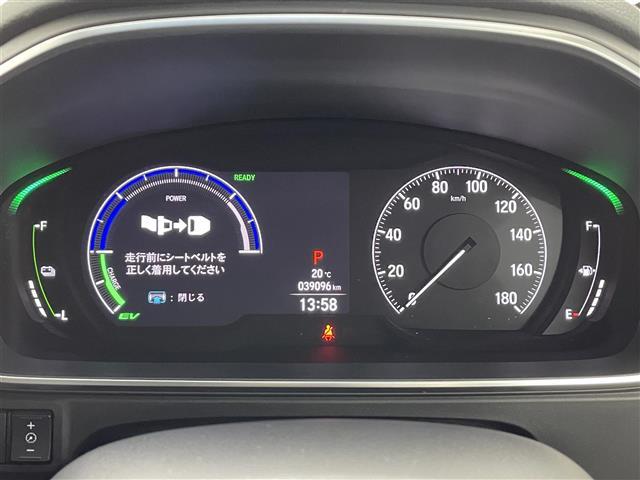 【スピードメーター】メーターがシンプルで見やすく運転しやすいですね！