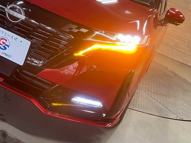 LEDヘッドライト装備！夜間もばっちり照らします。　発光色が太陽光に近い「白」でとても明るい、LEDヘッドライトを採用。