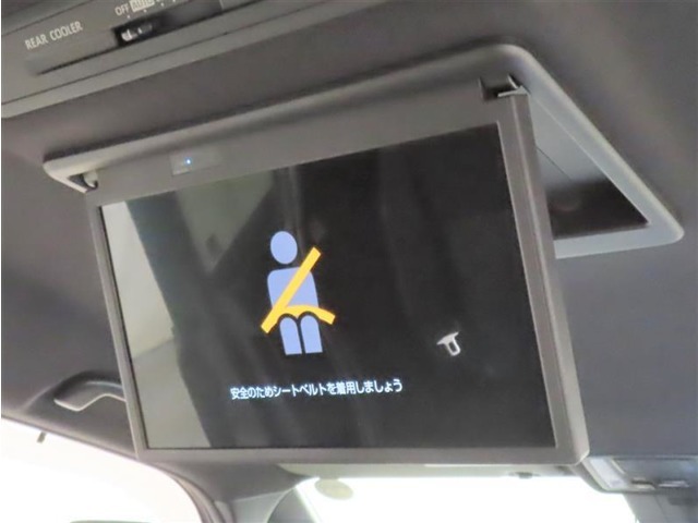 14型後席ディスプレイを装備しております。