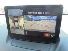 360°モニターで前方や後方だけでなく、左右も映せますので、安心して駐車や走行ができます！