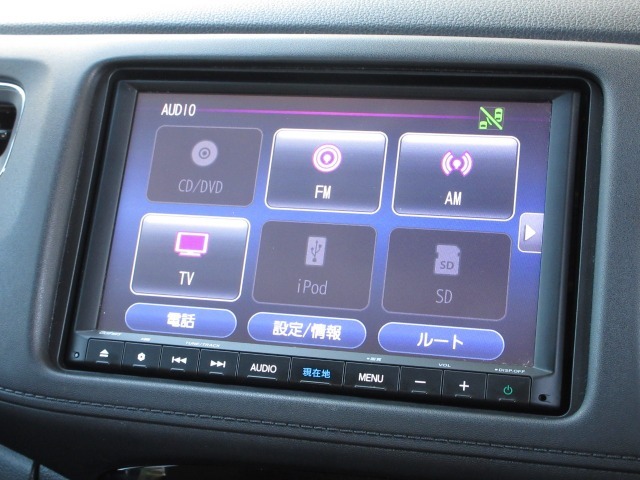 8インチ純正ギャザズメモリーナビ（VXM-205VFEi）はフルセグ。　SDやブルートゥースが使えてとっても便利♪