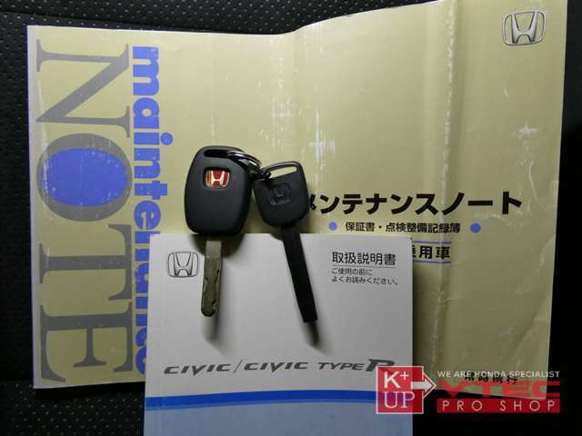 新車時保証書・取扱説明書・メンテナンスノート・Grgoセキュリティ内臓の純正キーレスキー・スペアキー・点検記録多数（R6年最新）が付属致します。