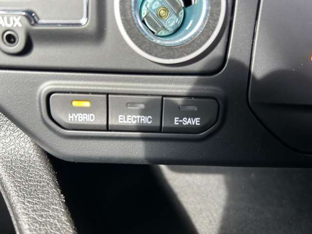 エレクトリックのボタンを押せば、電気だけでの走行が可能です