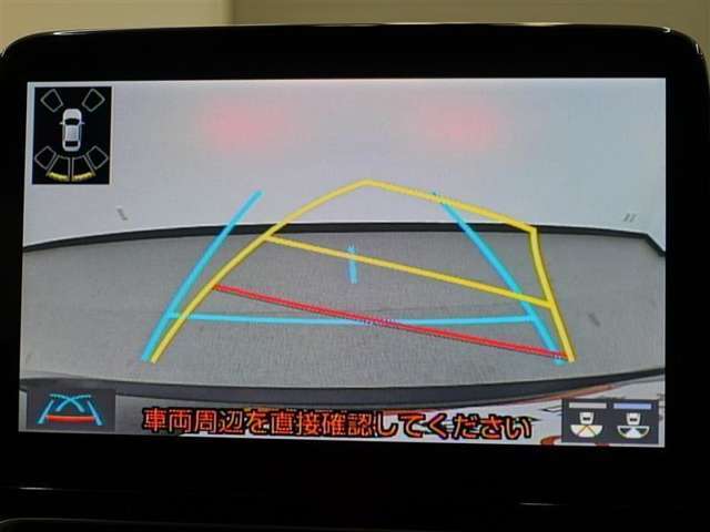 【バックガイドモニター】駐車などのバック時に、ナビ画面で後方映像と進路予想のガイド線が表示されて誘導してくれます！大型ショッピングセンターや立体駐車場での駐車時や夜間の駐車時に大活躍！
