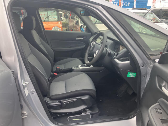 ナオイオートでは自動車保険（あいおいニッセイ同和、損保ジャパンなど）も取り扱っております。当社は自社鈑金工場を併設しております。自動車保険も含めてお客様のカーライフをサポートさせて頂きます！