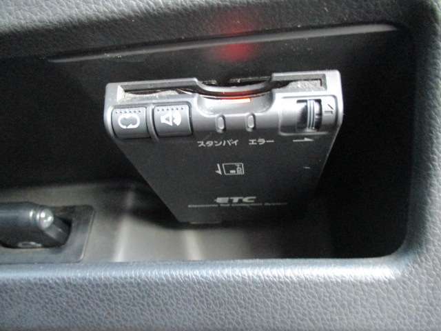 ETC装着済み！高速道路の料金所もスムーズに通過できます♪ご納車時点ではセットアップした状態でお渡しいたしますので、お客様の方で面倒な手続きは一切ございません！ETC2.0への交換も承ります♪