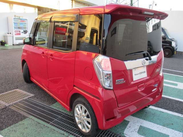 中古車の魅力は、通常別途かかるオプションがほぼ装備されている事です！！お買い得かと思ったらまずはお問い合わせを！！中古車という特性上、早い者勝ちです・・・