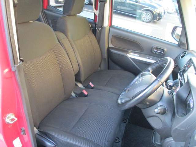 シートやフロアマット、内装までクリーニング致しますのでご安心下さい。別途、車室内除菌車両用クレベリンや抗菌・抗ウイルスコート、消臭クリーニング等もご用意しております☆