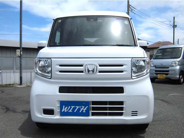 お車の保証はご納車後、1ヶ月または1000kmのどちらか早いほうが対象となります。別途、24か月法定整備付パックや2年間走行無制限保証パックなどのプランをご用意しております。詳しくはスタッフまで！