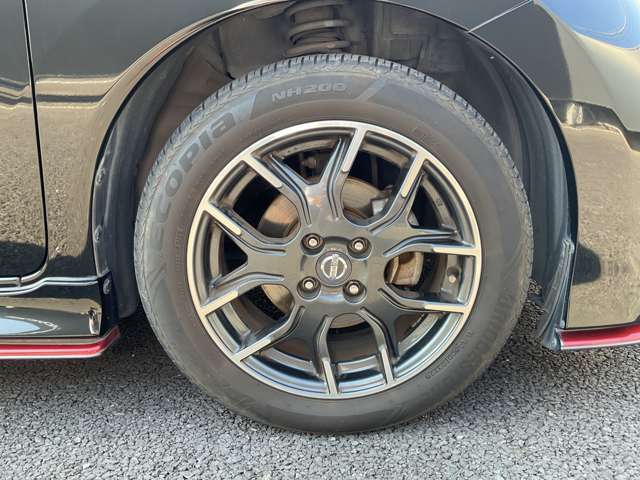 アルミホイールで足元もお洒落です！