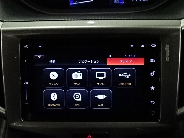 スズキ純正品のメモリーナビを装備しています　知らない道も安心便利で快適なドライブを