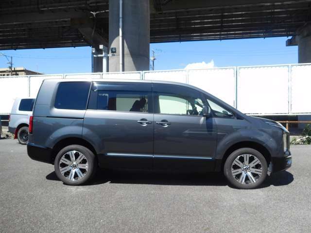 納車の際には点検整備を実施致します。ご購入後の整備や修理はサービス工場にてしっかりと行わせて頂きますので、ご購入後のアフターサービスまでお任せください！