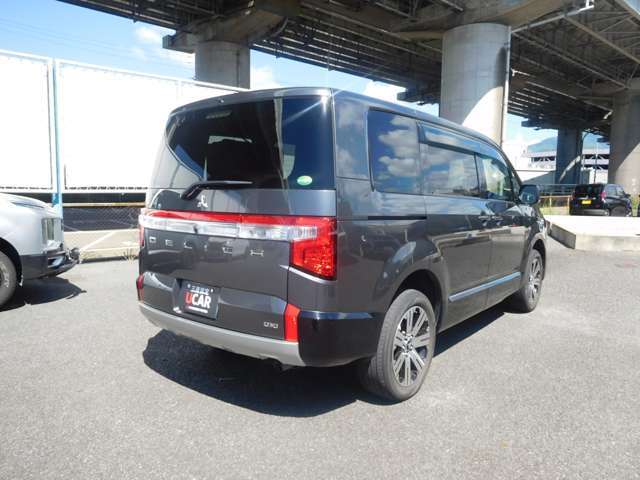 足廻りは自動車の動きを左右する、大切な個所になります。タイヤの溝やブレーキパットなどは特に注意するべきポイントです。当店のお車は点検整備をしっかり行った上での納車になりますのでご安心ください！
