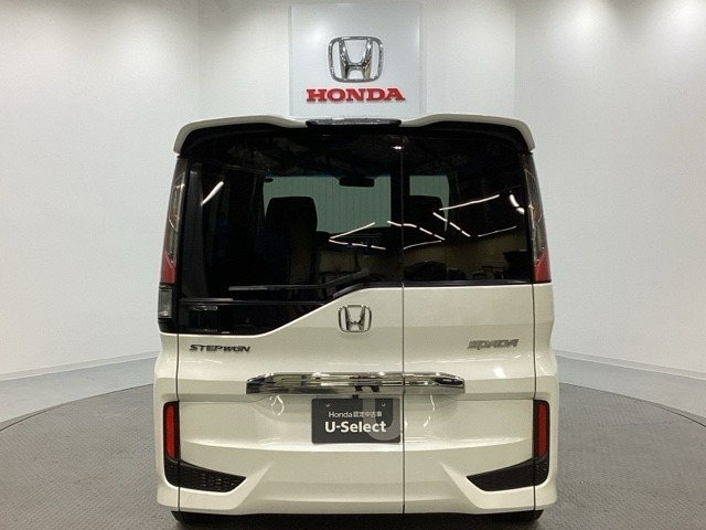 Honda認定中古車 U-Selectは3つの安心をお約束します。　1　Hondaのプロが整備した安心。 2　第三者機関がチェックした安心。　3　購入後もHondaが保証する安心。